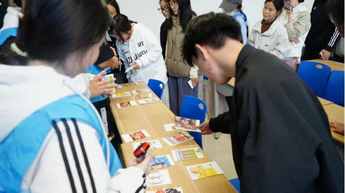 “糖”趣校园，控糖大冒险——鸿飞义工站“自信”一站式学生社区系列活动