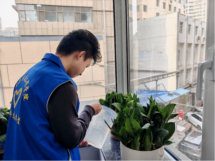 兰州交通大学环境与市政工程学院青年志愿者走进金宝贝特殊儿童教育基地用细节温情护航特殊儿童成长