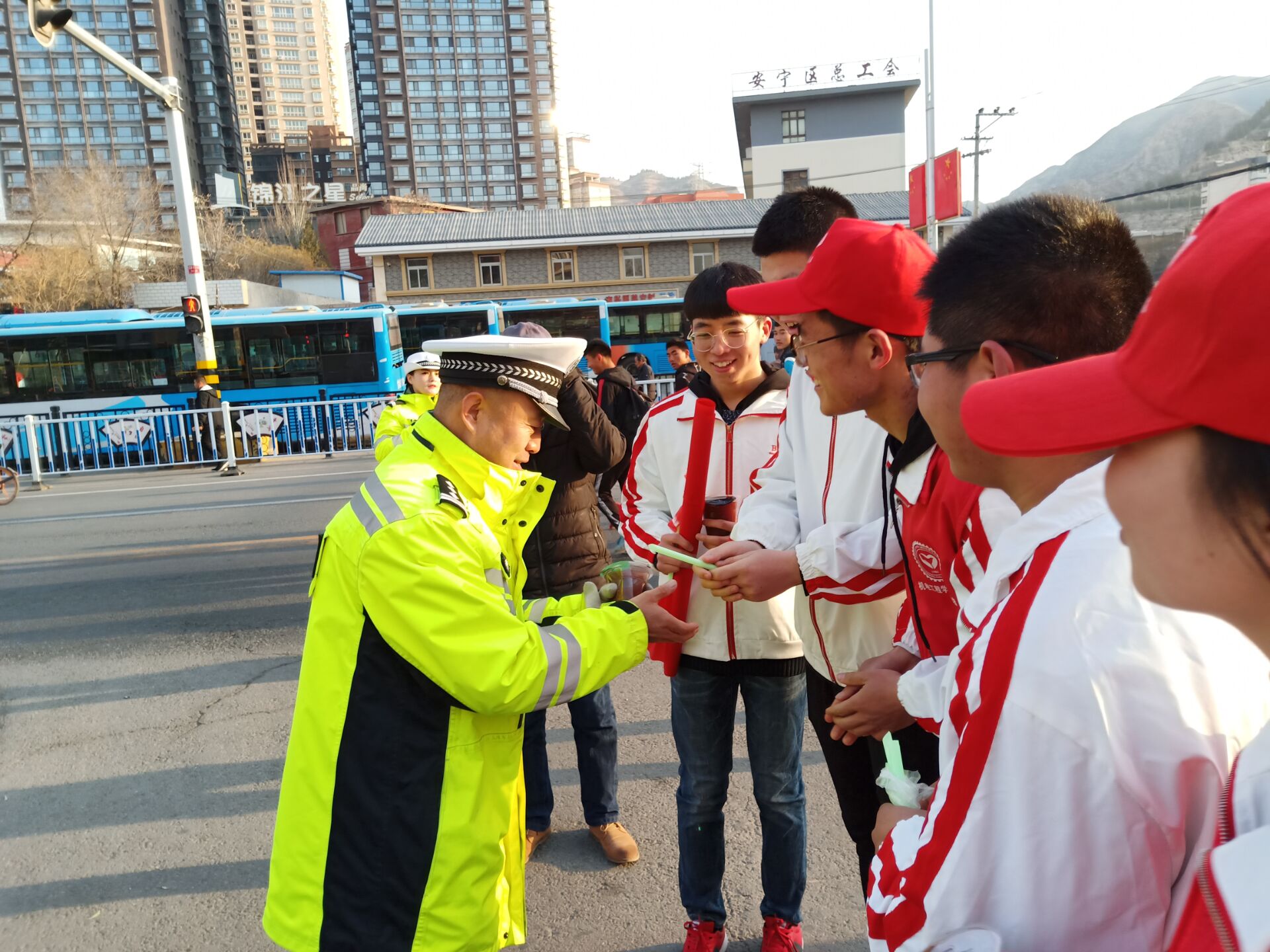 数字赋能乡村振兴 青春筑梦美丽乡村——山