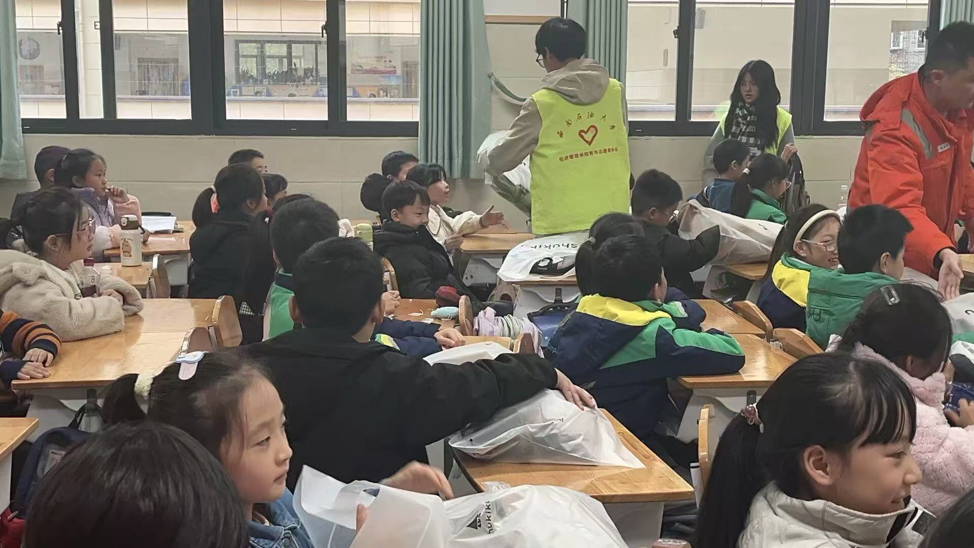 讲赛践练｜经管院举办管道安全宣传活动